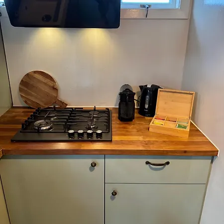 Wanderlust - Vlakbij - Omheinde Privetuin * نوردفيك