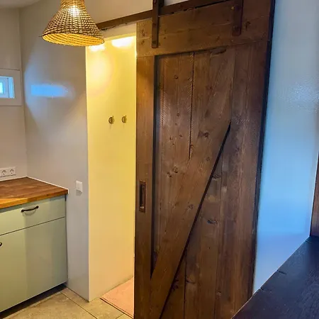 Wanderlust - Vlakbij - Omheinde Privetuin شقة