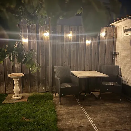 Wanderlust - Vlakbij - Omheinde Privétuin *