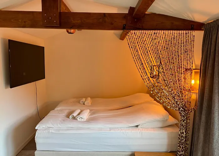 Wanderlust - Vlakbij - Omheinde Privetuin Apartment *